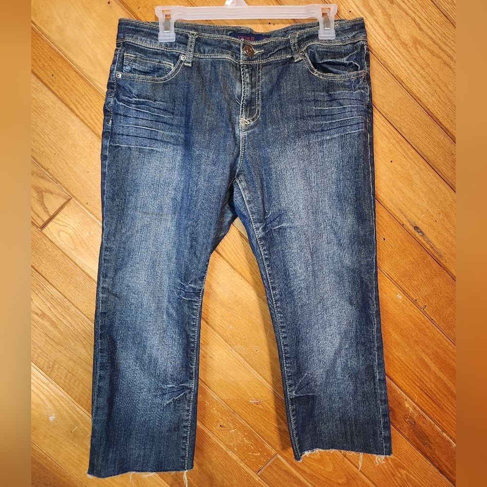 Vigold size 13 medium wash denim capris
